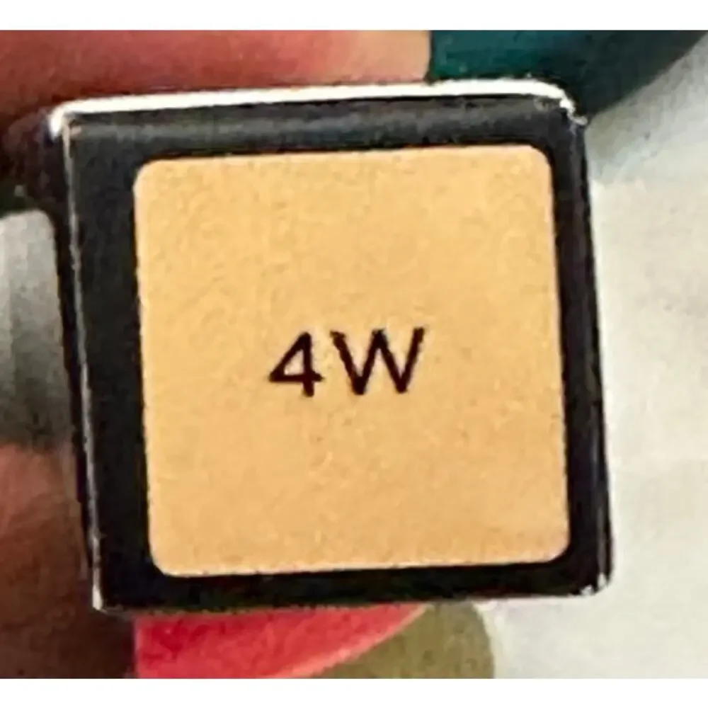 Laura Mercier Secret Camouflage Brighten Correct Duo Concealer 4W Medium Stick